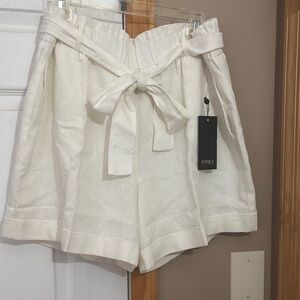 Women's White Linen Shorts